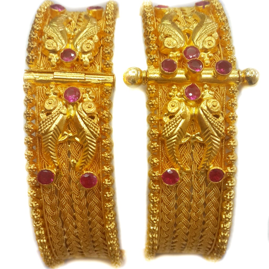 22k gold rajwadi peacock  bangles m...